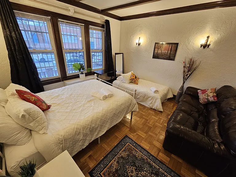 3618 Crescent St #1 — Photo 7