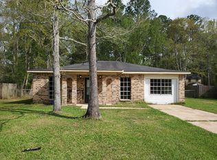 1608 Riverside Dr, Gautier, MS 39553
