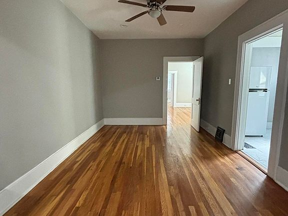 5th image of 2712 Aurora Ave