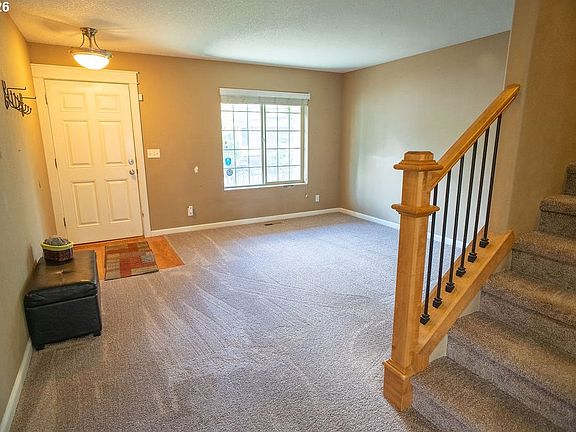4th image of 165 Peach Tree Ct