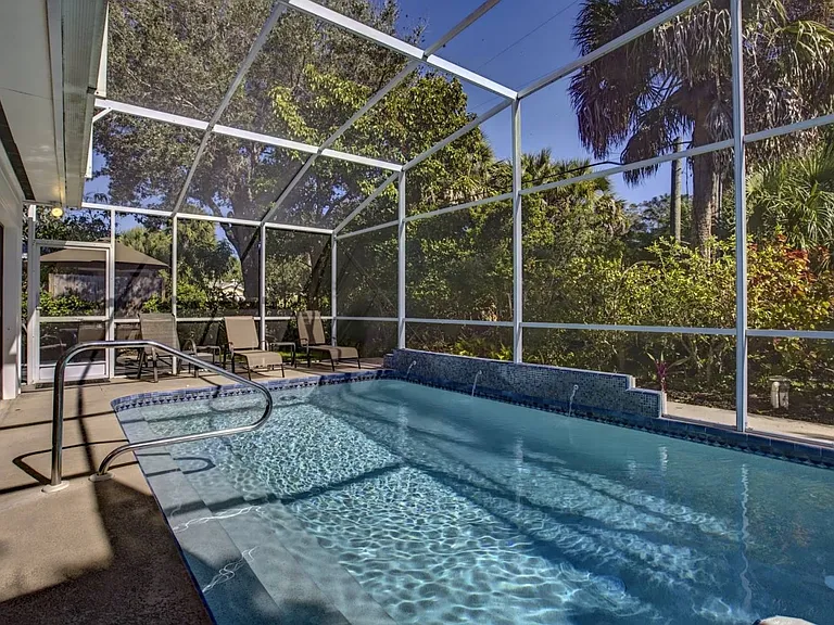 5511 Avenida Del Mare — Photo 2