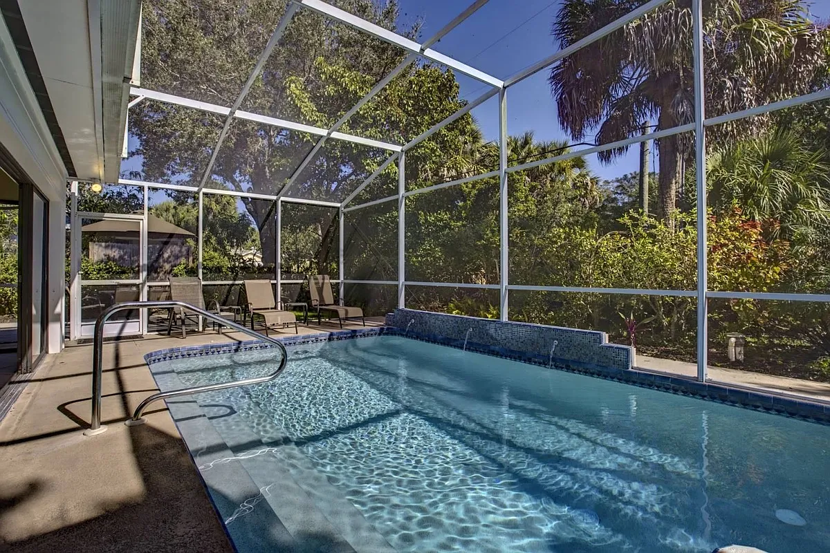 Building Photo - 5511 Avenida Del Mare