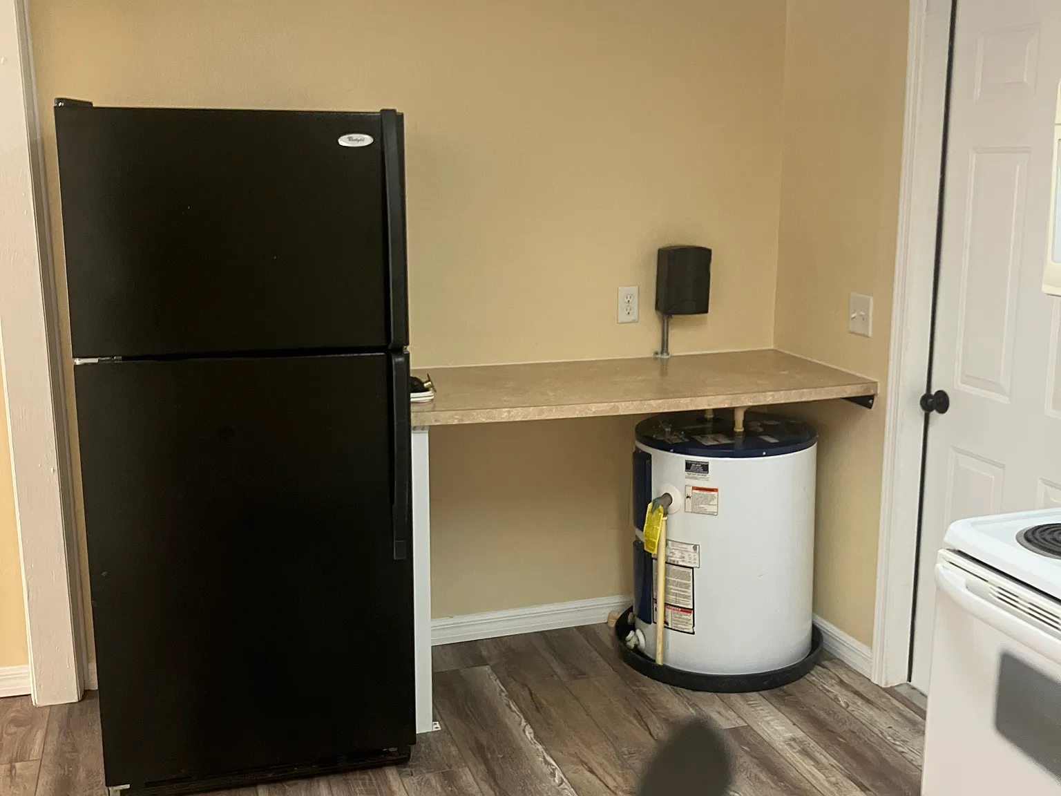 1 bed, 400 sqft, $1,100 — Photo 2