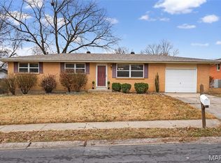 520 Rebecca Dr, Saint Charles, MO 63301