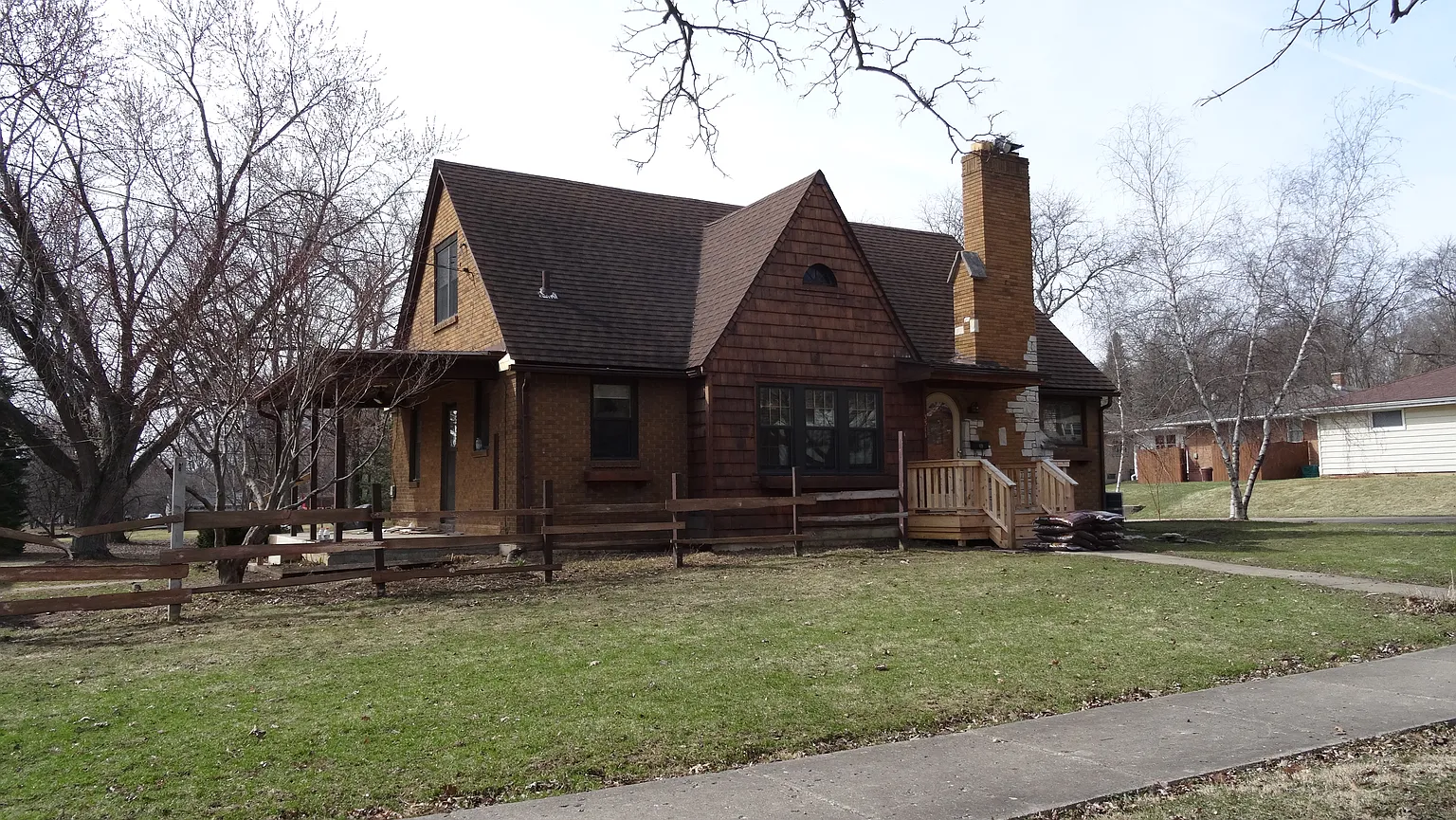 3311 Crosby St photo 1