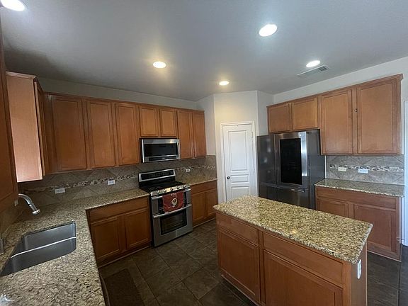 4th image of 4227 Fairmeadow Dr