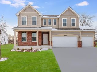 3753 Fender St, Valparaiso, IN 46385