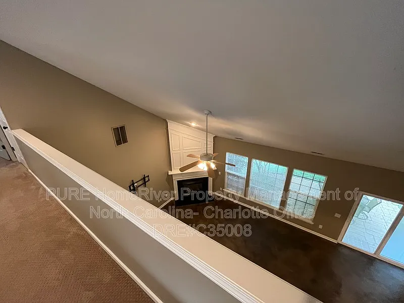 3 bed, 3.0 bath, 2390 sqft, $2,595 — Photo 2