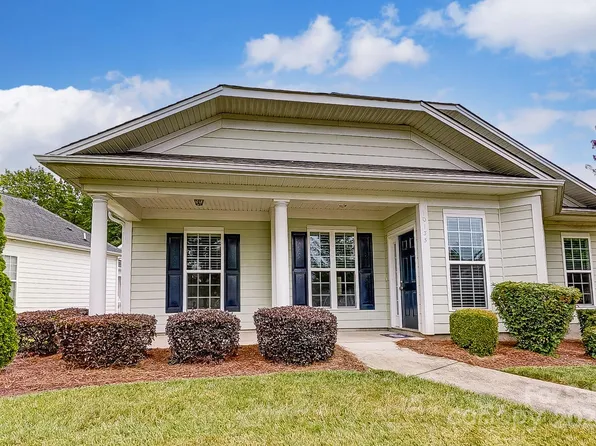 10135 Bishops Gate Blvd, Pineville, NC 28134