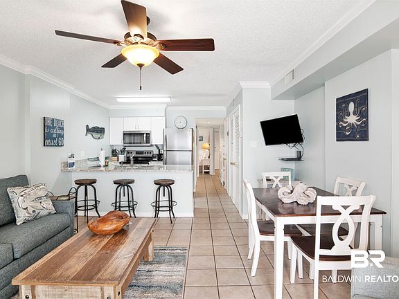 4th image of 561 E Beach Blvd Unit 702
