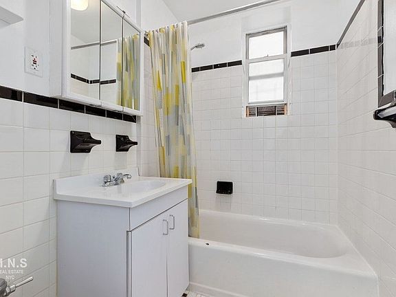 4th image of 349 E 19th St #1/G