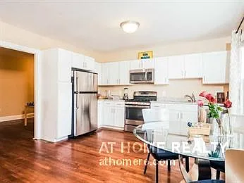 Building Photo - 310 Allston St #2