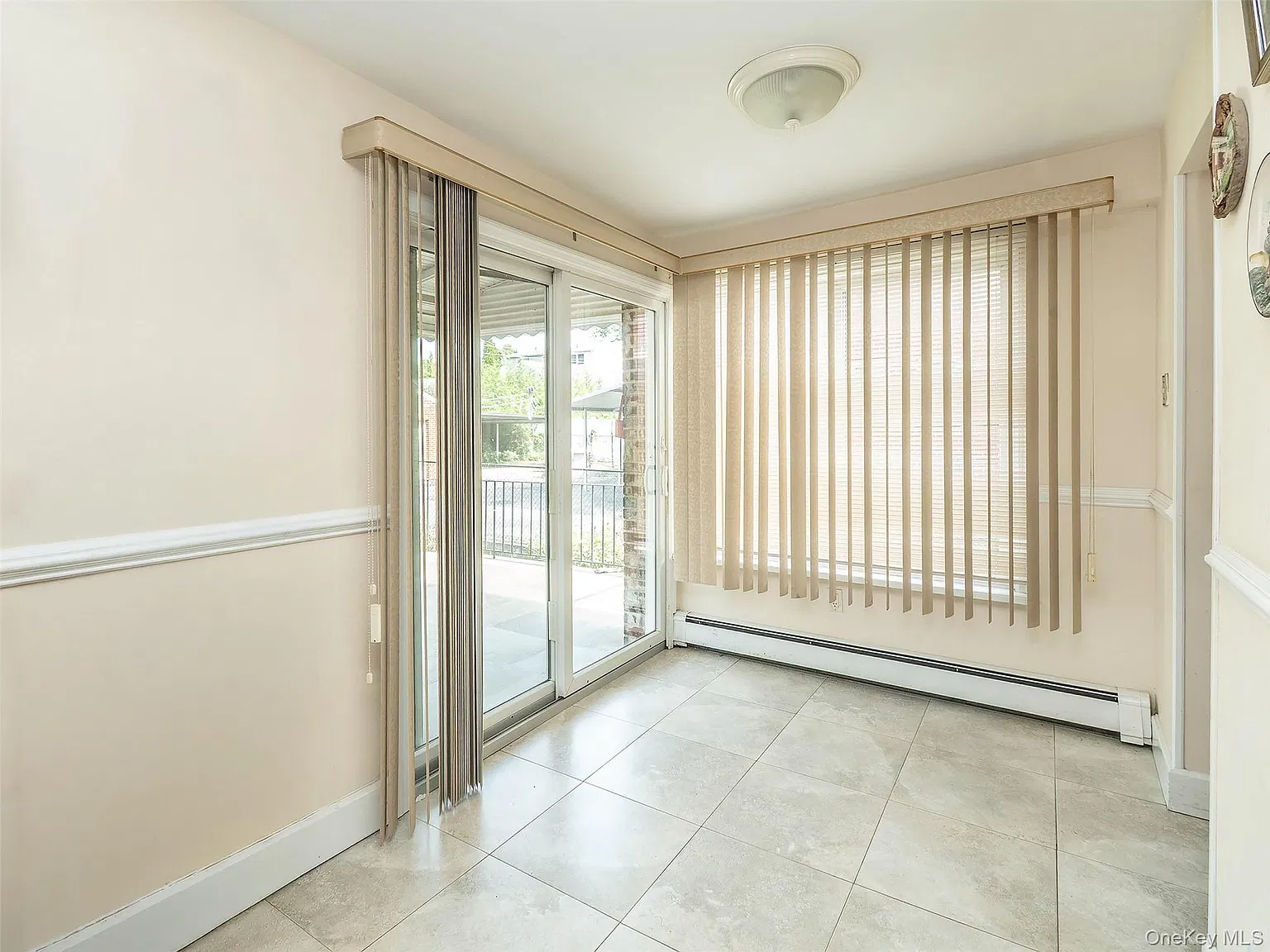 2 bed, 1.0 bath, 1496 sqft, $3,300 — Photo 3