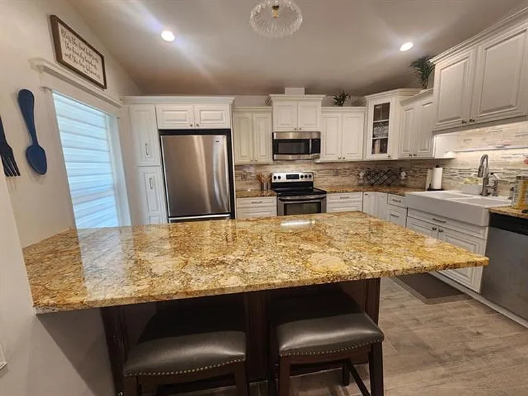 250 E Riverbend Dr — Photo 8