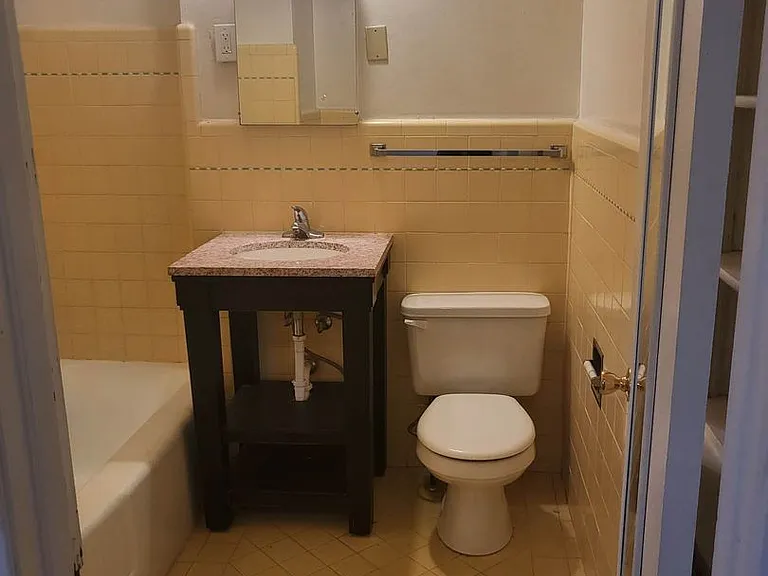Evergreen Lofts Apartment Available Now! — Photo 22