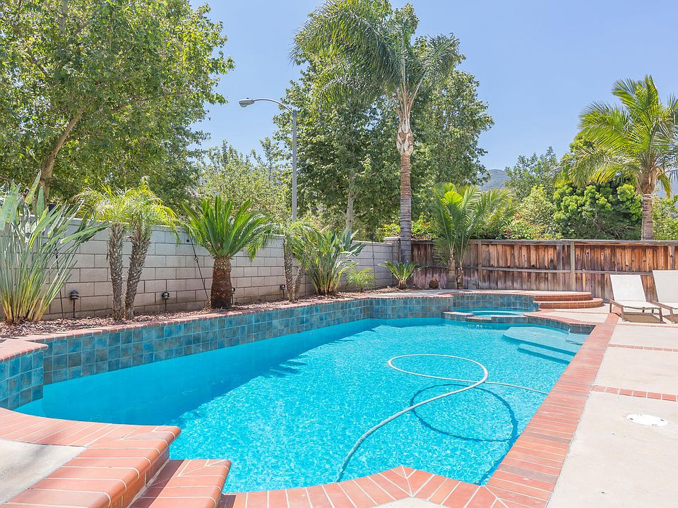 2nd image of 1122 Solar Cir