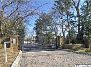 70 Middletown Rd, Holmdel, NJ 07733