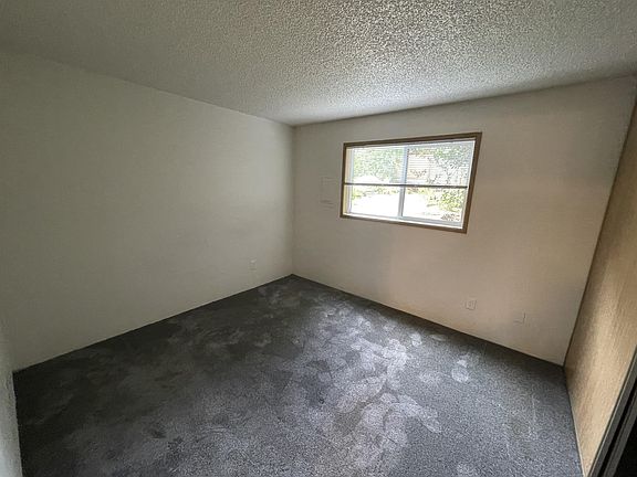 2nd image of 3547 SE Milwaukie Ave