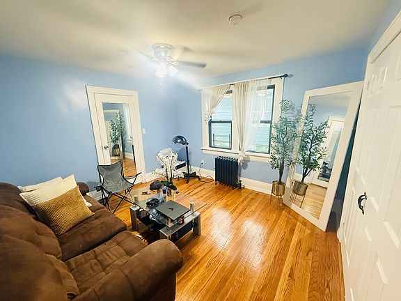 5th image of 56 Vermont Ave #2L