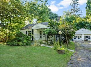 168 Westlake Dr, Valhalla, NY 10595