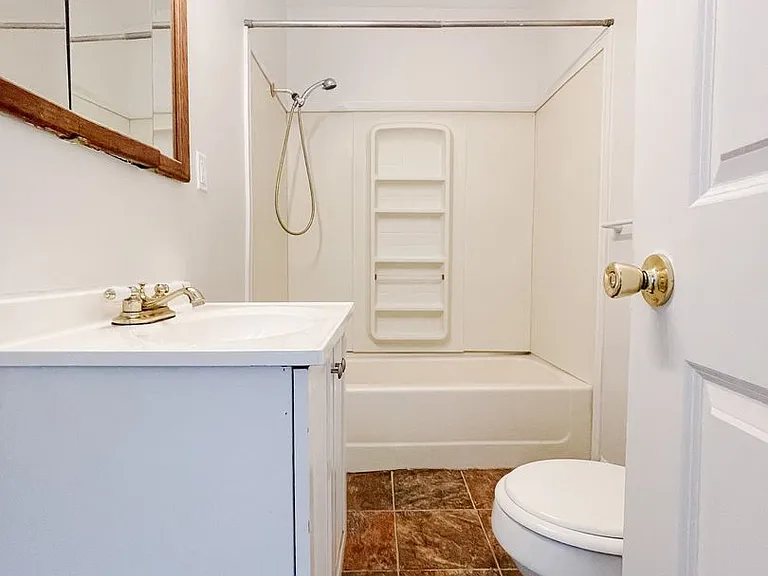 2320 Plum St — Photo 12
