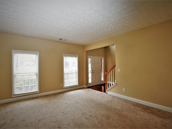 3rd image of 1589 Hampton Hollow Dr