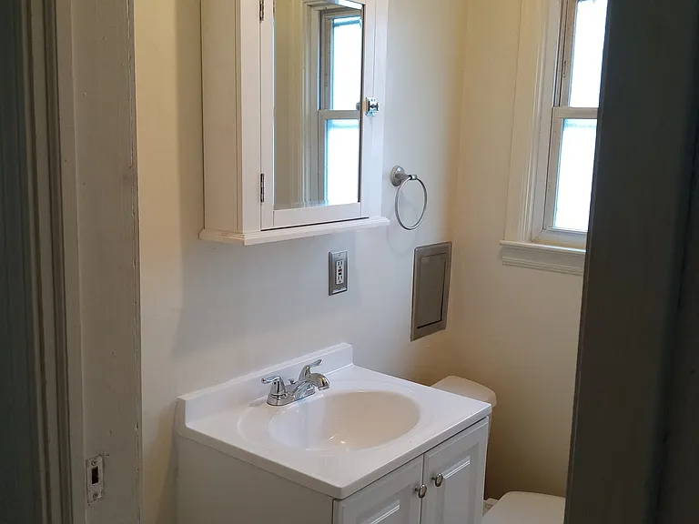 715 Southover Rd — Photo 7