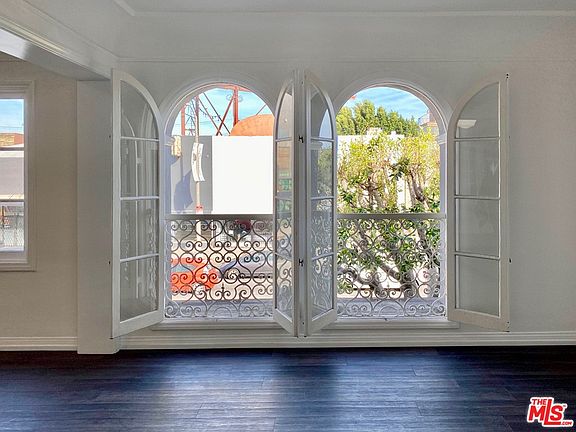 5th image of 619 S La Brea Ave