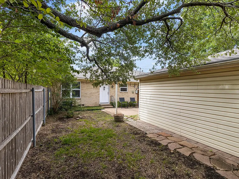 11143 Joymeadow Dr — Photo 38