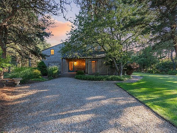 2nd image of 25 Pond View Dr