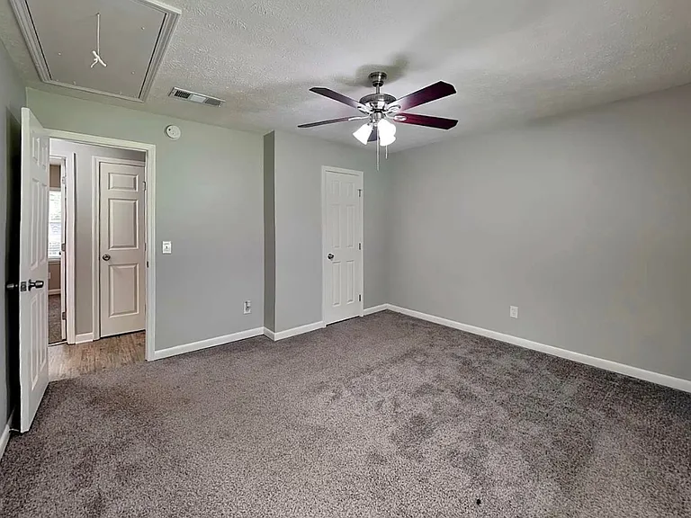 2621 Hereford Ct SW — Photo 7