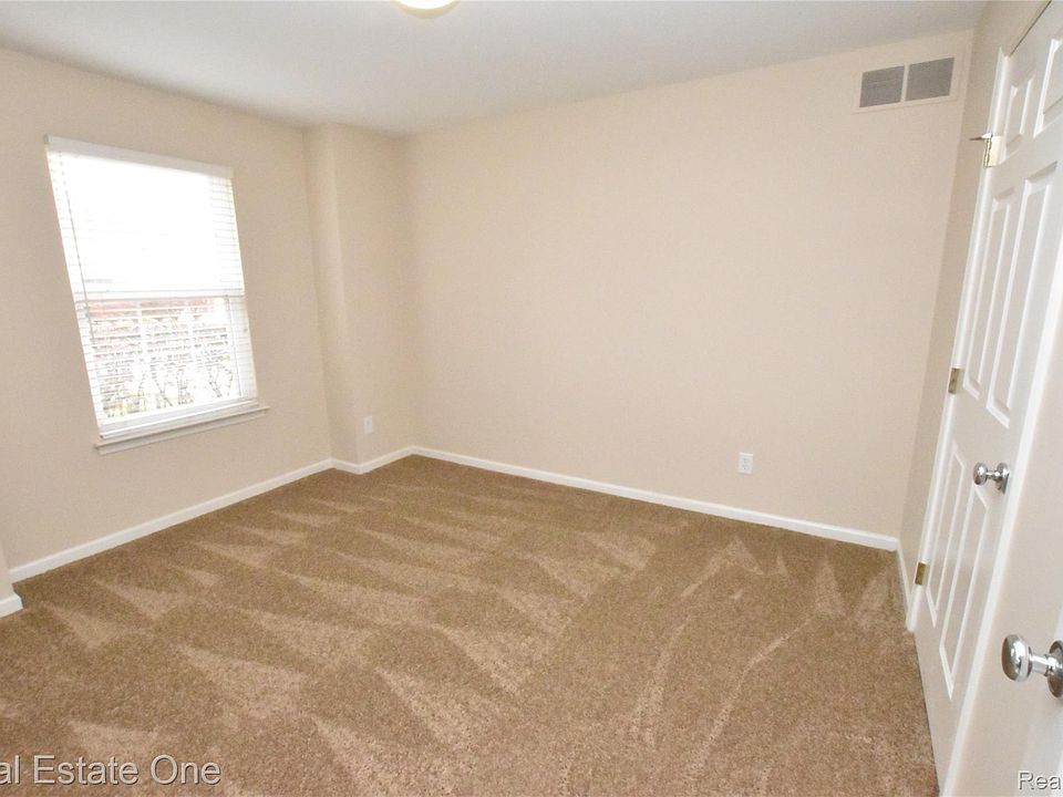 169 S Vista, photo 16