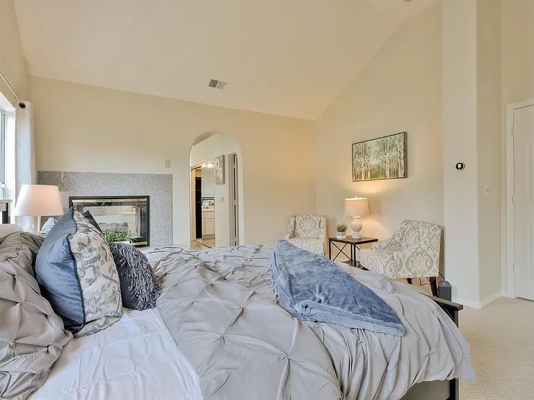 1238 Townsend Park Cir — Photo 1