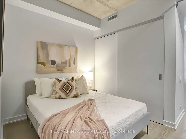 39 Brant St #523 — Photo 9