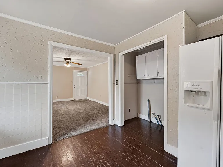 141 W Rossview Rd — Photo 14