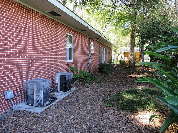 5th image of 1009 Ditch Ave