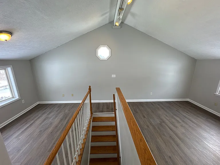 338 N Skyline Dr — Photo 26