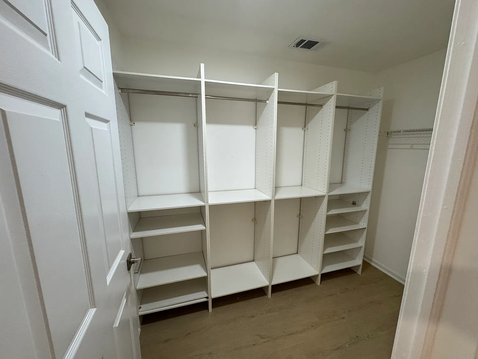 2 bed, 1039 sqft, $2,250 — Photo 3