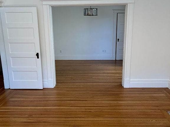 5th image of 2545 Larkin St