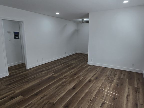 3rd image of 2641 S La Salle Ave #22