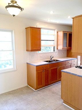 3rd image of 595 E Washington Blvd APT J