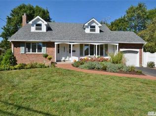 14 Grover Ln, East Northport, NY
