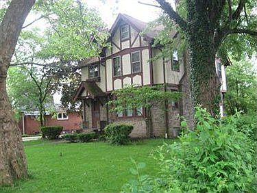 1st image of 2966 Crescent Dr NE