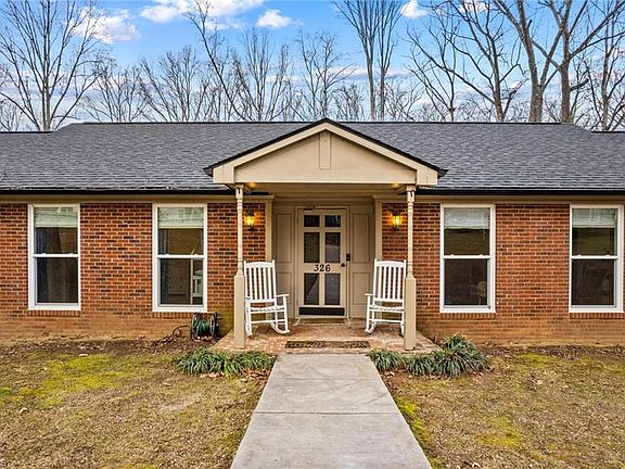 2nd image of 326 Camelot Dr