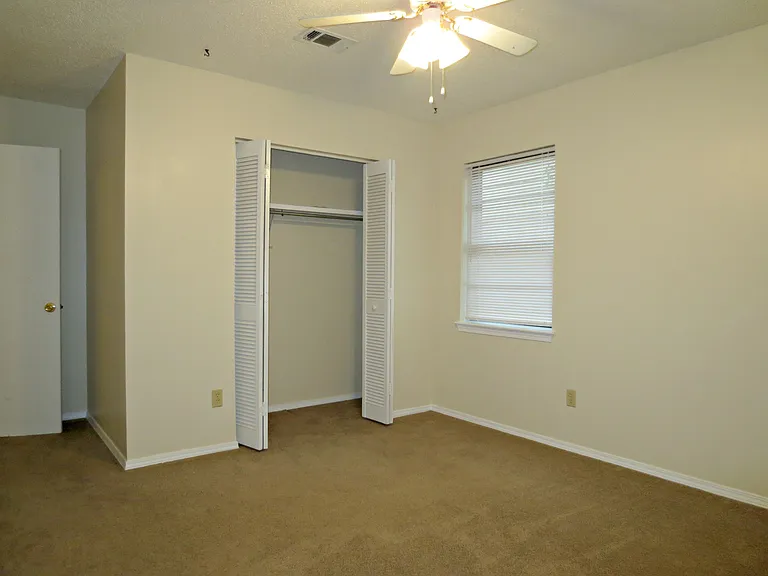 711 Southern Ct — Photo 14