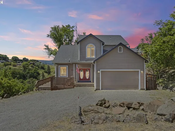 3295 Columbia View Dr, The Dalles, OR 97058