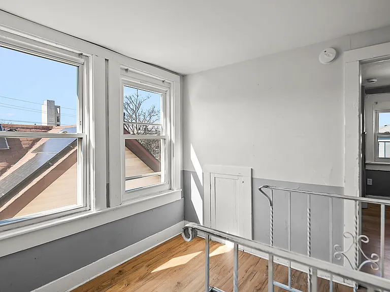 79 Irving St #2 — Photo 7