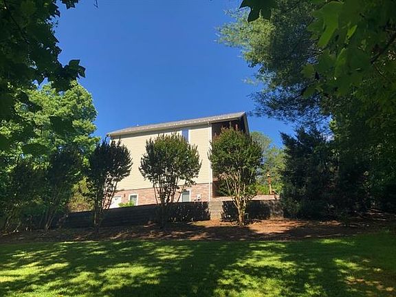 5th image of Yadkin View Dr