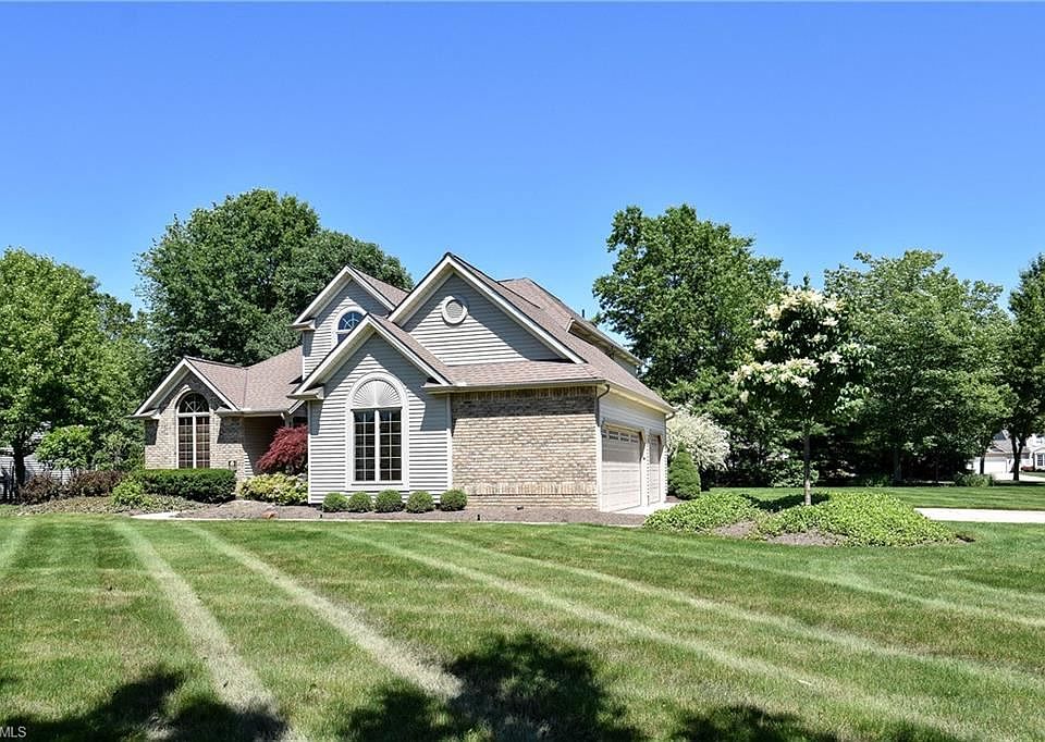 1st image of 391 Nantucket Dr