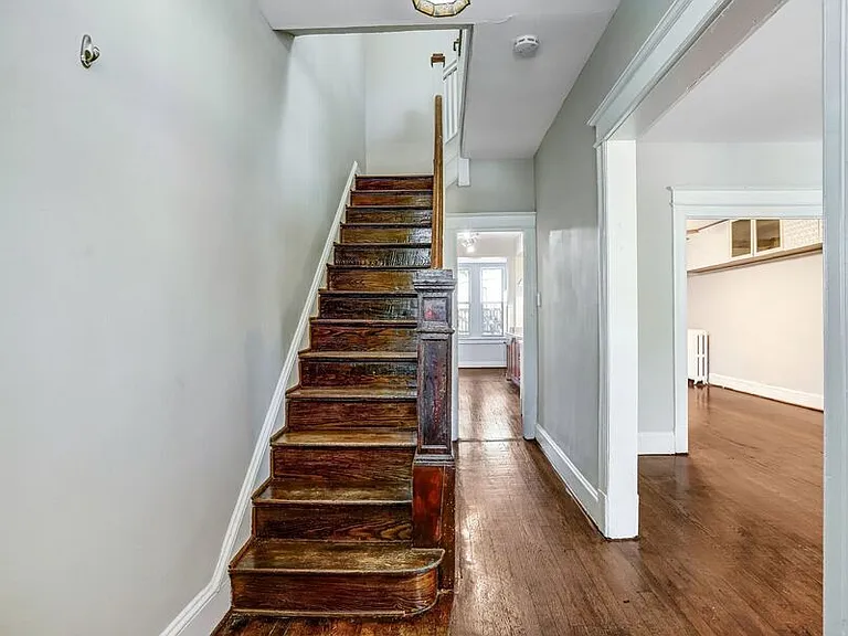 821 Kentucky Ave SE — Photo 3